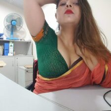 Mature Indian MILF Bhabhi Full XXX Nudes