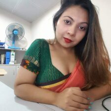 Mature Indian MILF Bhabhi Full XXX Nudes