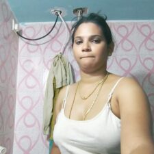 Hindi Sex Photos Sexy Desi College Girl In Bathroom