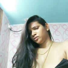 Hindi Sex Photos Sexy Desi College Girl In Bathroom