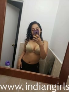 Amrita Indian College Girl Big Boobs Nudes MMS