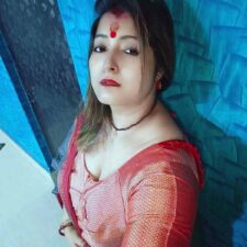 Mature Indian Bengali Aunty Big Boobs And Hot Ass