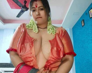 Mature Indian Bengali Aunty Big Boobs And Hot Ass