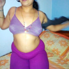 Real Life Indian Desi Cute Bhabhi Nude With Husband MMS