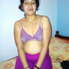 Real Life Indian Desi Cute Bhabhi Nude With Husband MMS