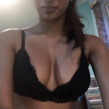 Real Indian College Girl Seductive Nudes