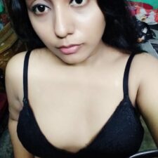 Big Boobs Indian Girl Nude Filmed Inside Bedroom