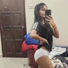 Hot Indian Teen Taking Her Nude Selfie For Boyfriend