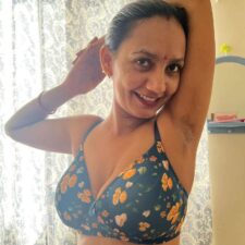 Real Indian Gujarati MILF Bhabhi Amateur Home Sex