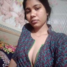 Hijabi Bengali Exposing Her Big Boobs