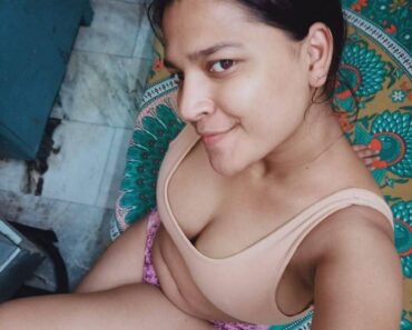 Hindi Love Desi College Girl Stripping Teasing Porno