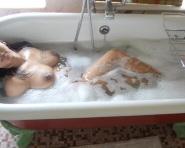 Indian Wife In Bath Tub Fingering Pussy