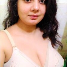 Busty Pakistani Girl Juicy Big Boobs Revealed